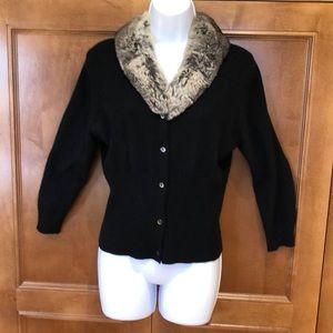 Black cashmere sweater with chinchilla collar